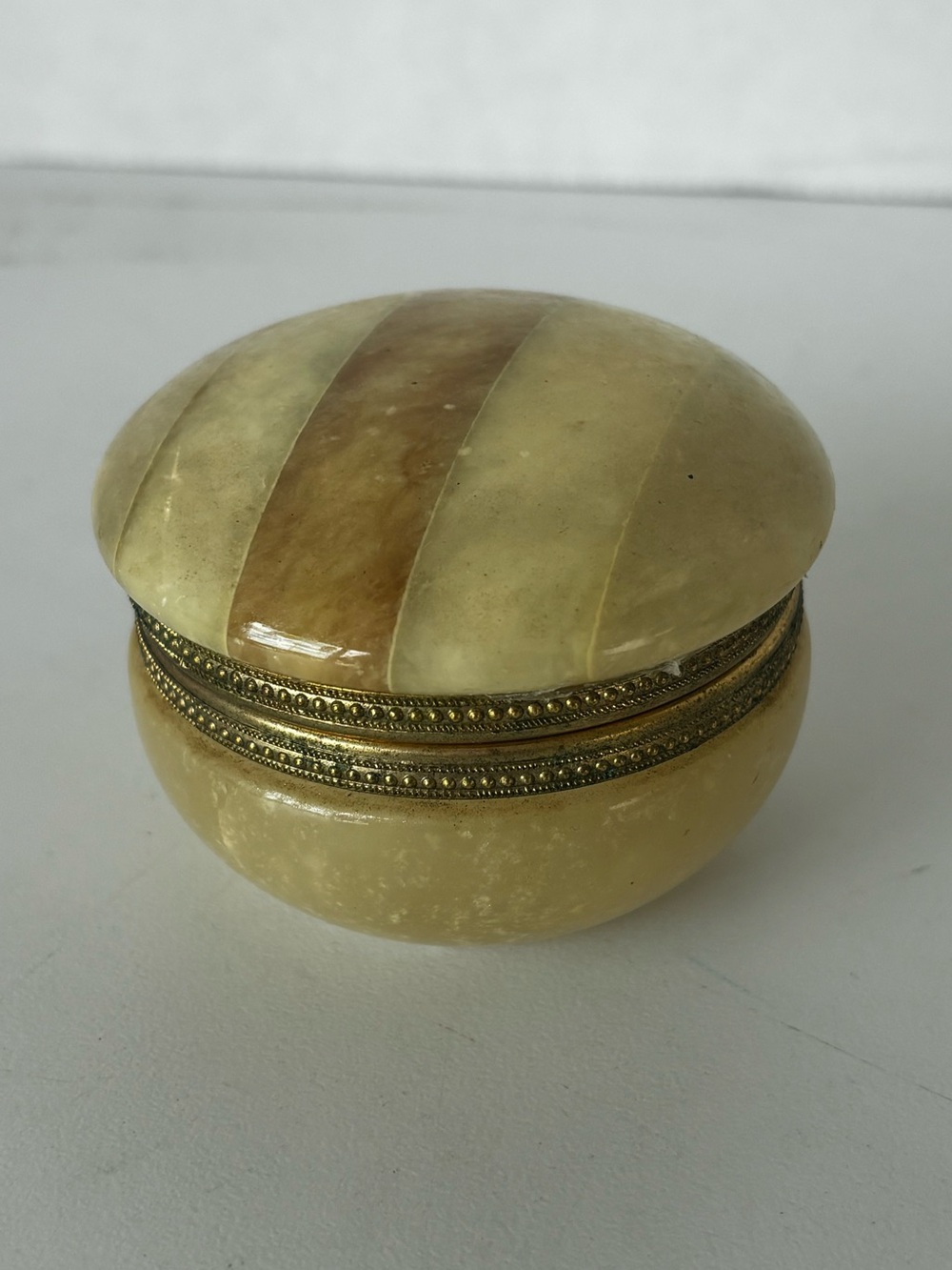 Vintage 3" X 2" Yellow/Brown Alabaster Hand Carved Jewlery Trinket Box Italy